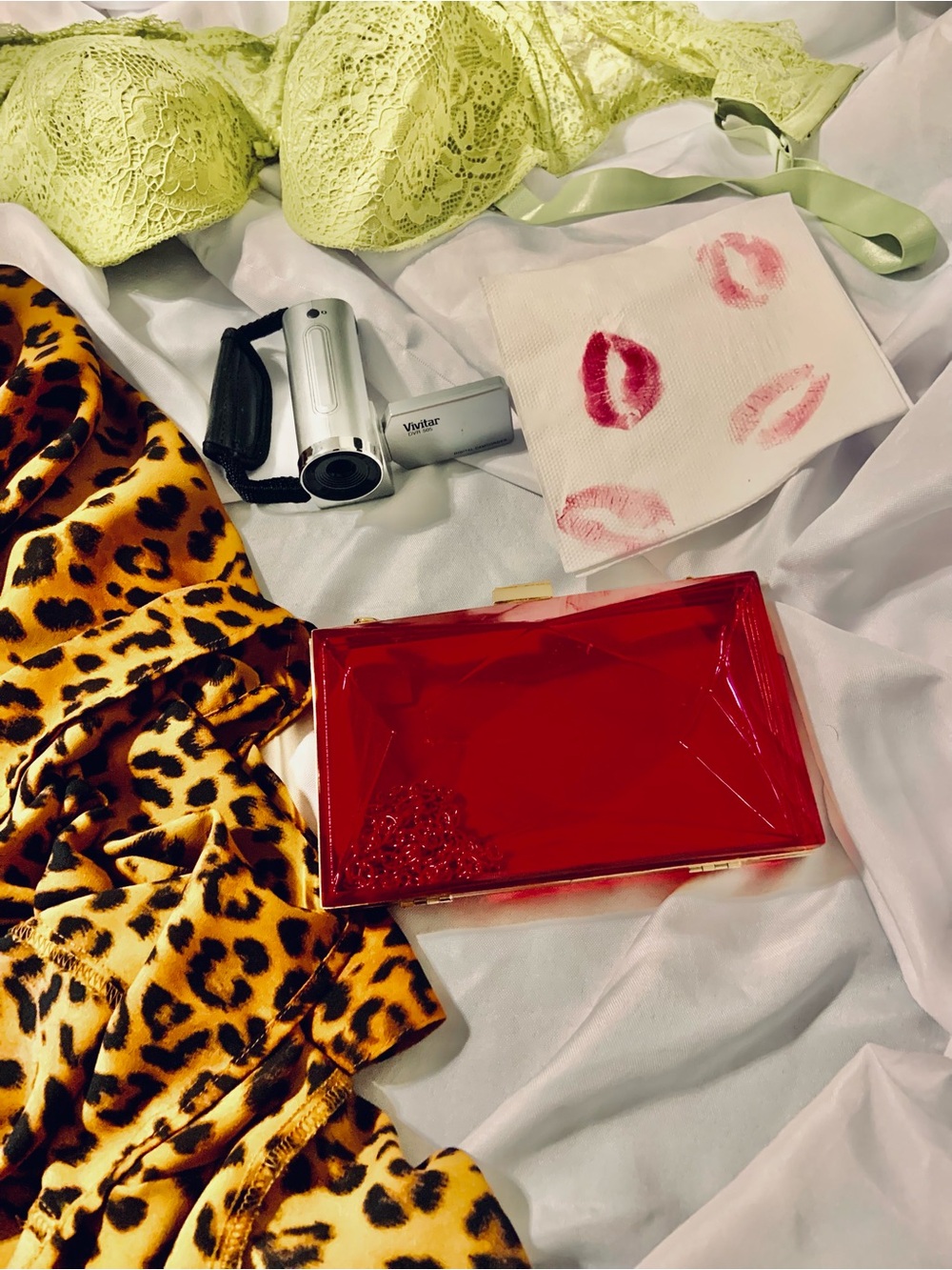 9/19Red Clear Acrylic Women’s Box Clutch